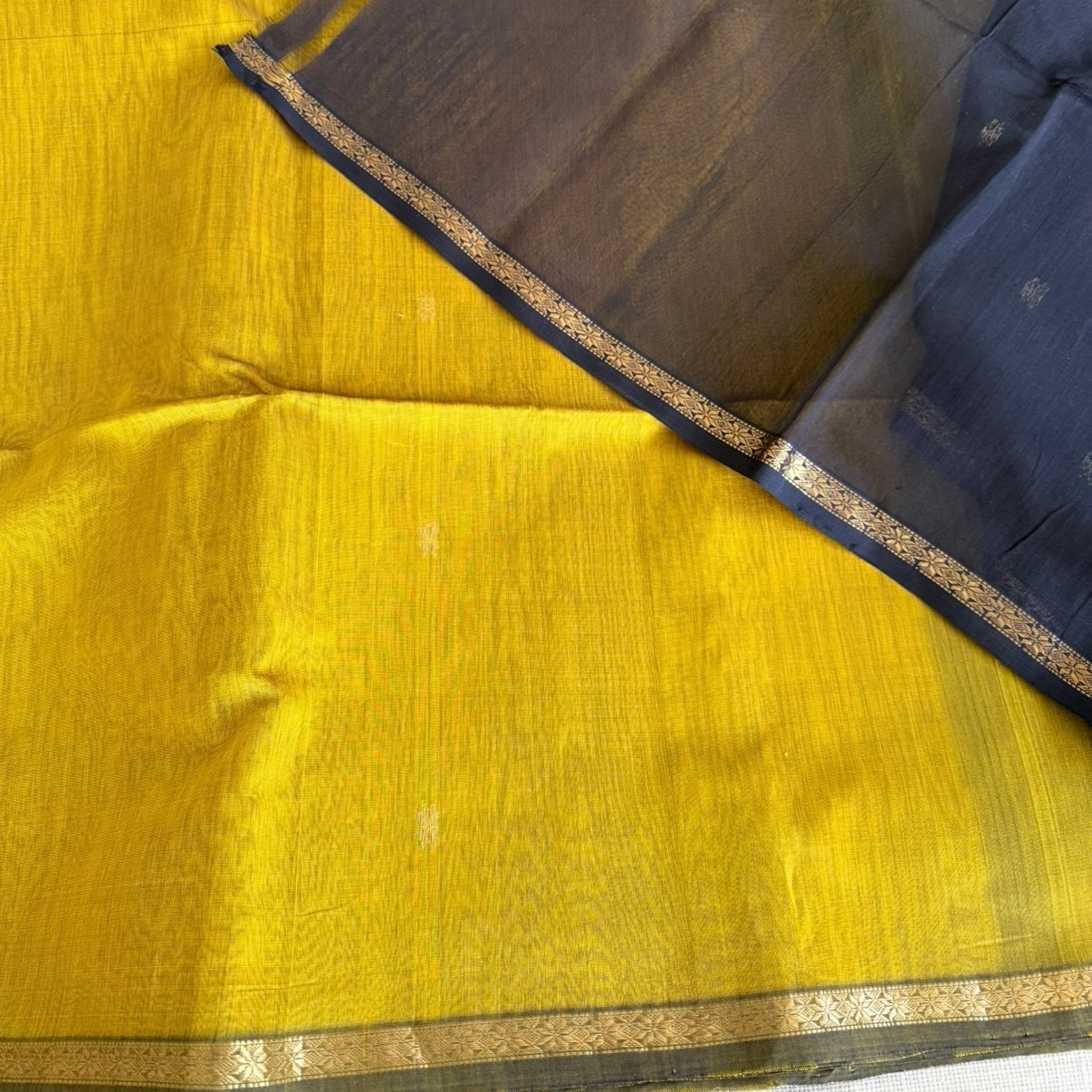 Yellow Maheshwari Silk Cotton Saree Black Pallu