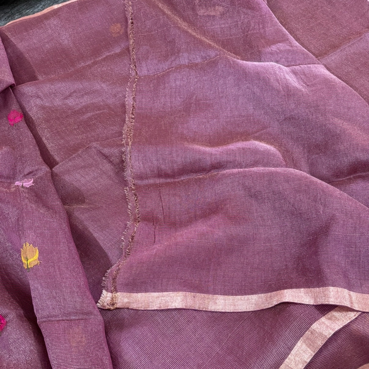 Wine Tissue Linen Lotus Jamdhani Silk Saree