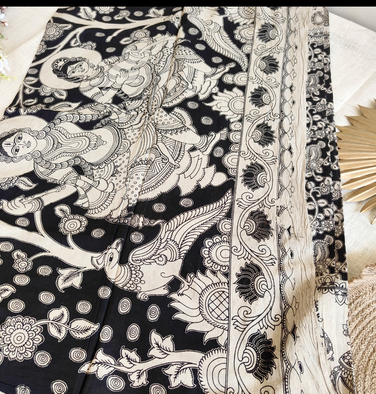 Black and White Floral Pattern Kalamkari Cotton Saree