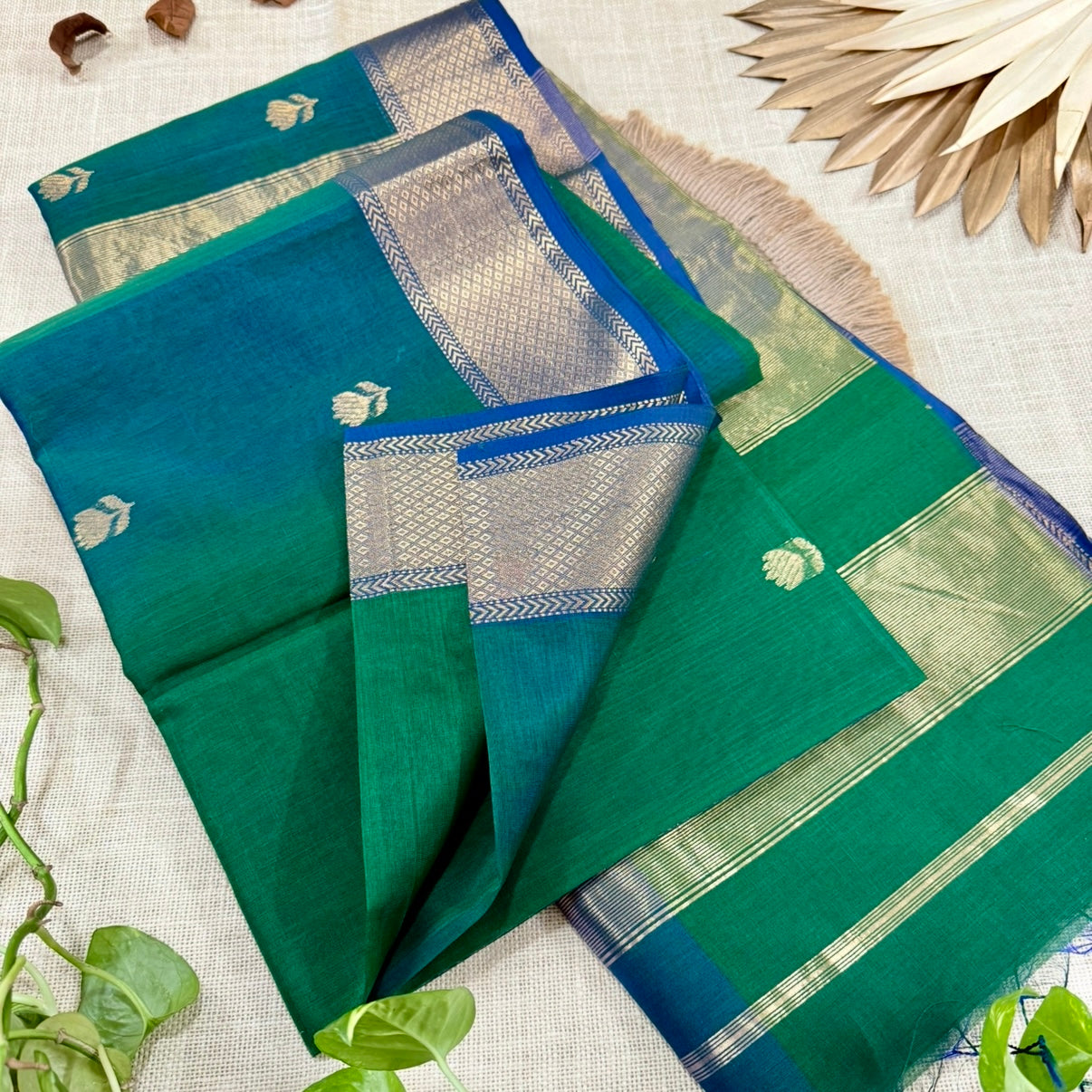 Peacock Green Blue Dual Shade Lotus butta Maheshwari Silk Cotton Saree