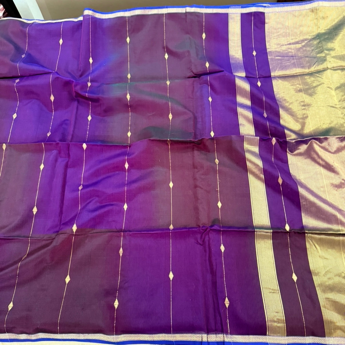 Deep Magenta Dual Shade Maheshwari Silk Cotton Saree
