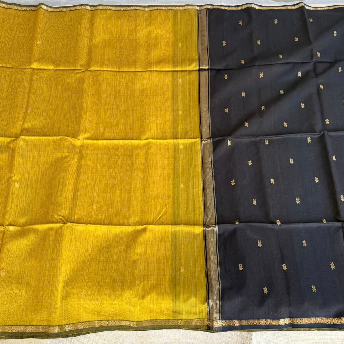 Yellow Maheshwari Silk Cotton Saree Black Pallu