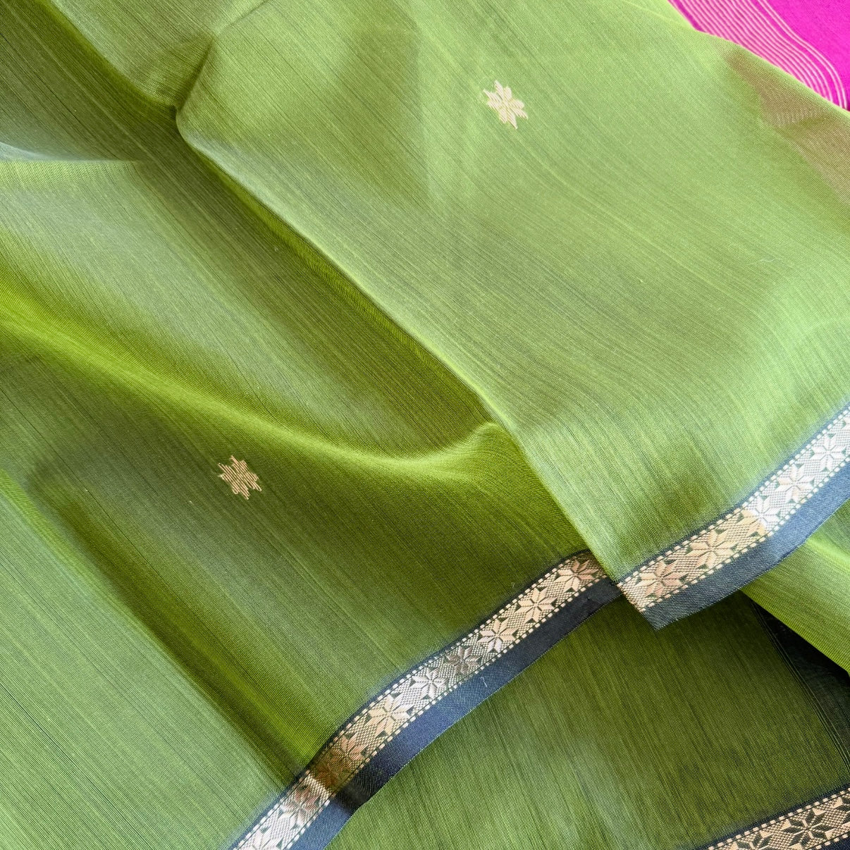 Green Maheshwari Silk Cotton Saree Pink Pallu