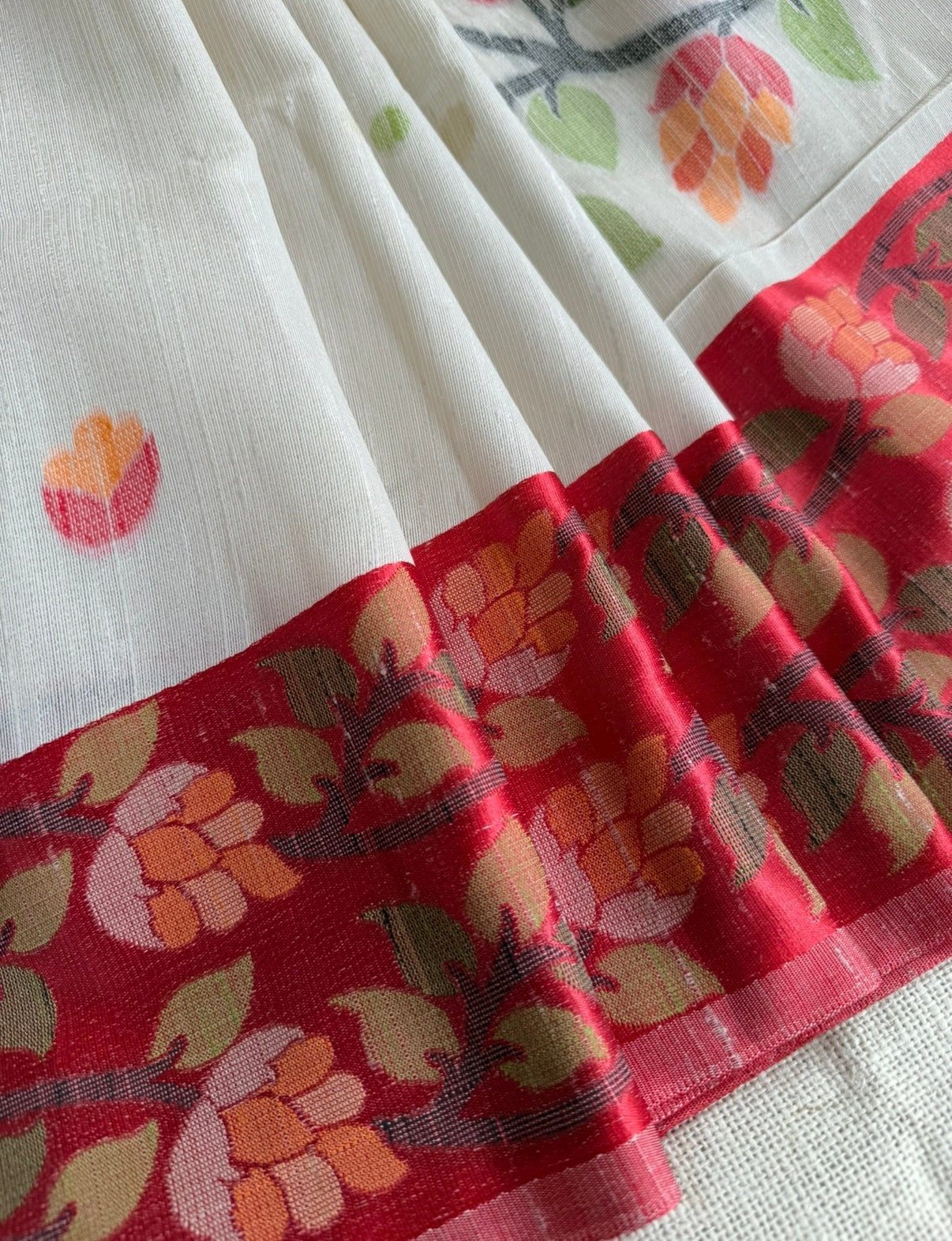 Off-white Red Matka Jhamdhani Silk Saree