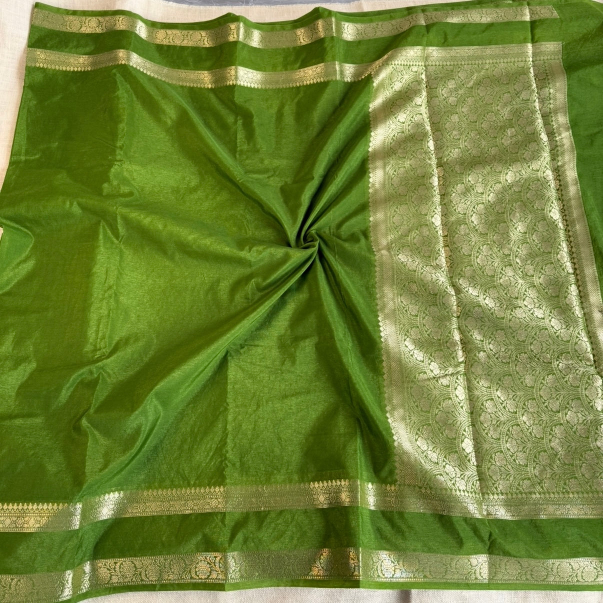 Green Plain Raw Silk Saree Checked Blouse