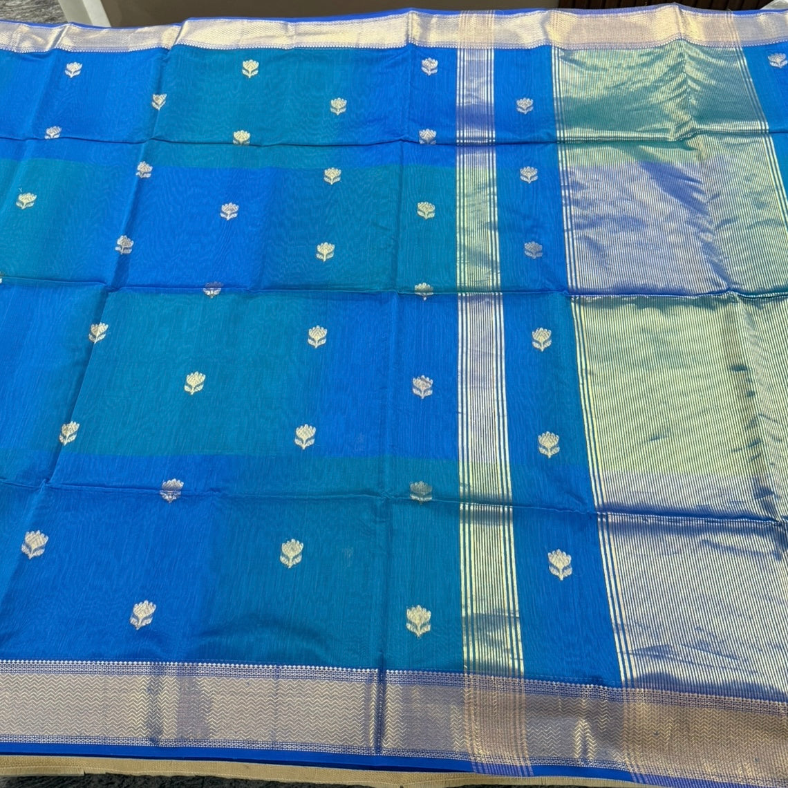 Peacock Blue Dual Shade Lotus Butta Maheshwari Silk Cotton Saree
