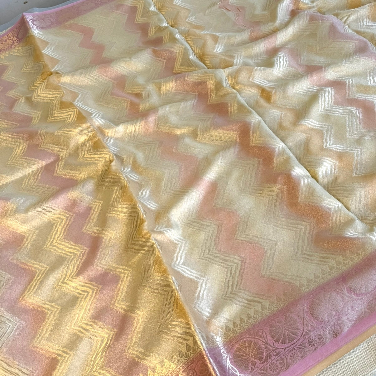 Pink Zigzag Floral Soft Tissue Silk Saree