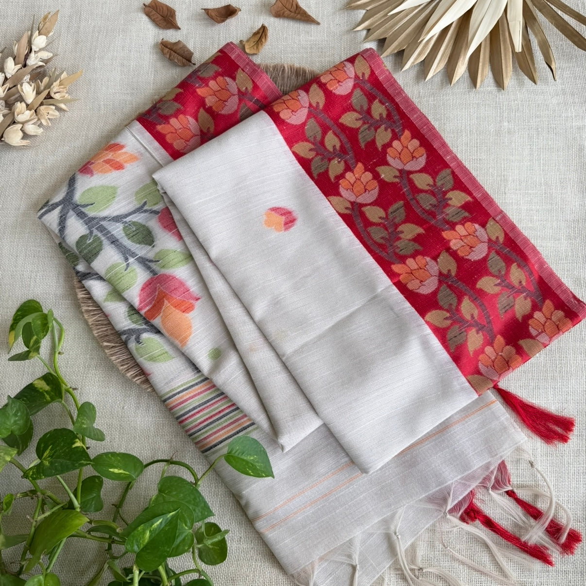 Off-white Red Matka Jhamdhani Silk Saree