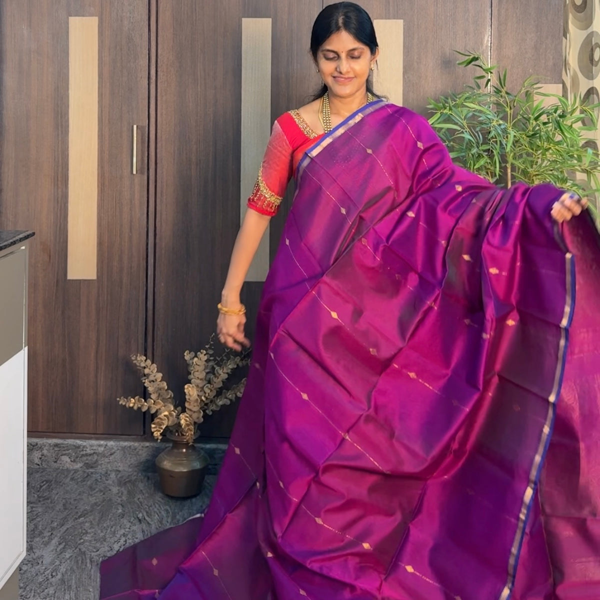 Deep Magenta Dual Shade Maheshwari Silk Cotton Saree