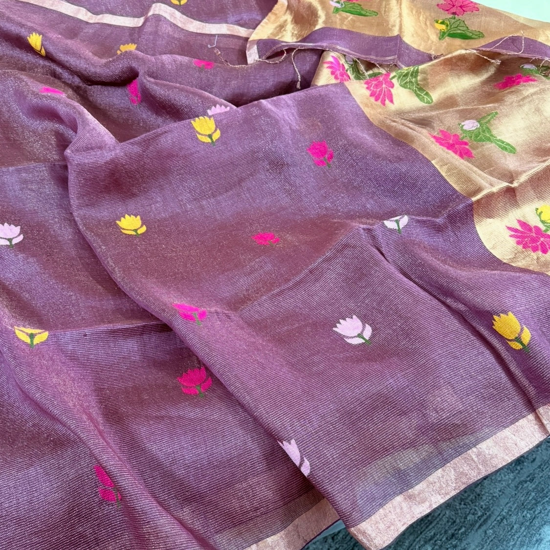Wine Tissue Linen Lotus Jamdhani Silk Saree