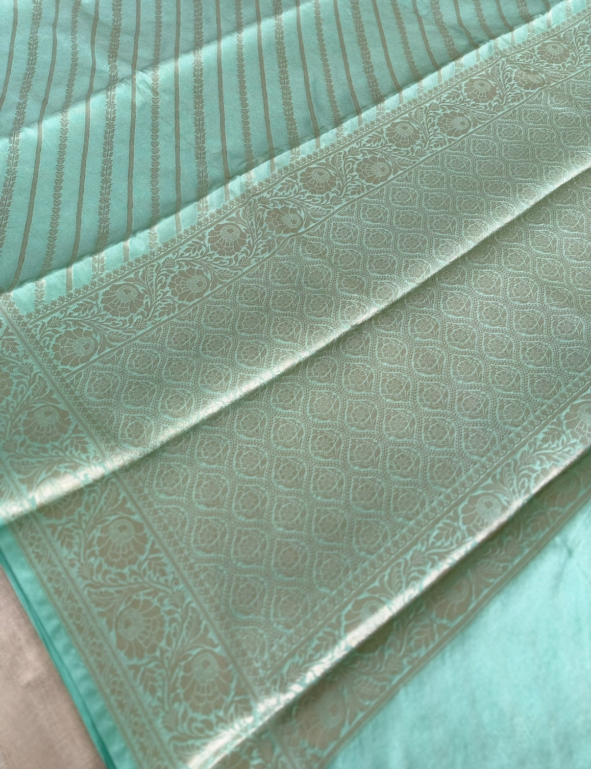 Sea Green Handloom Banarasi Diagonal Jaal Silk Saree