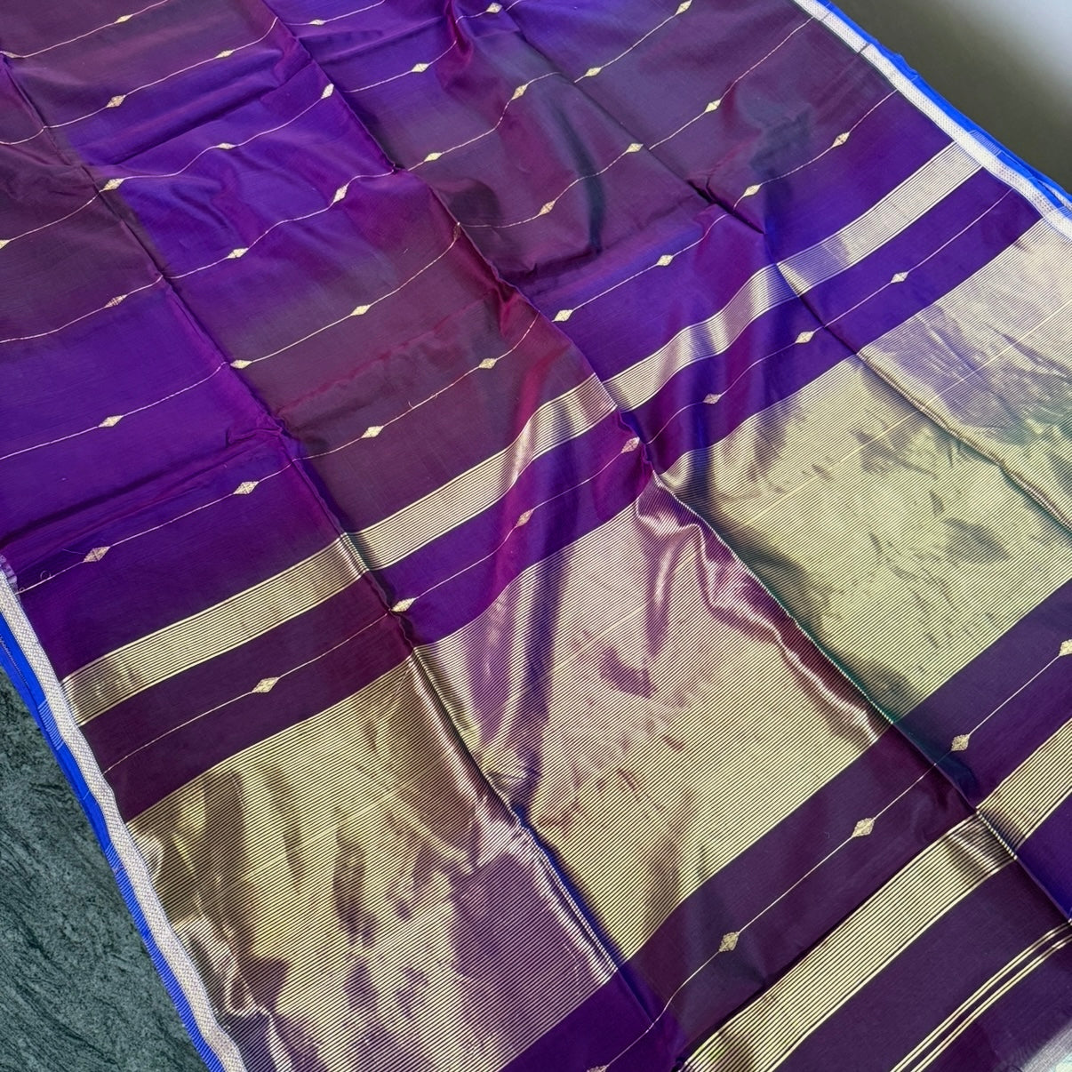 Deep Magenta Dual Shade Maheshwari Silk Cotton Saree