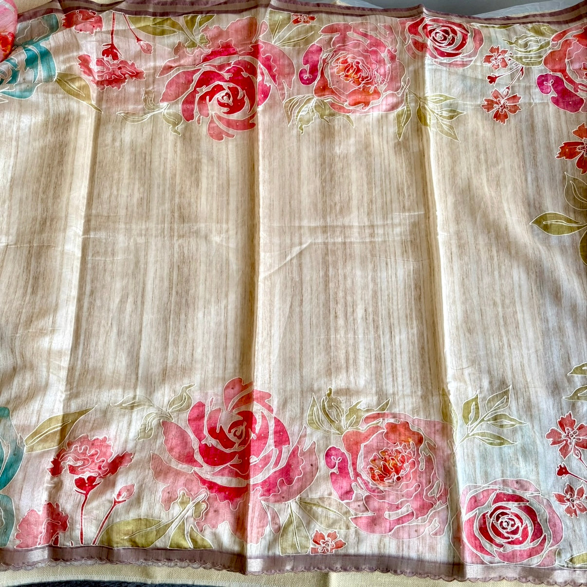 Mauve Floral Embroidery Scallop Semi Tussar Saree