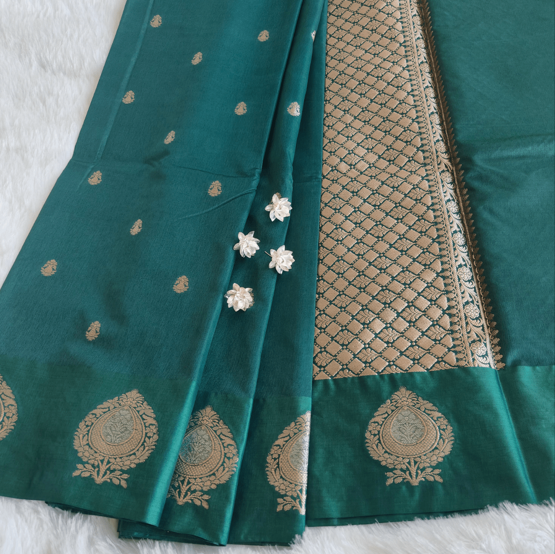 Bottle Green Raw Mango Silk Saree - Vini's Ethnic
