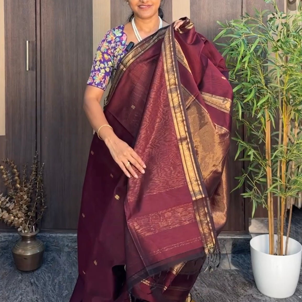 Brown Maheshwari Silk Cotton Saree - Vini's Ethnic