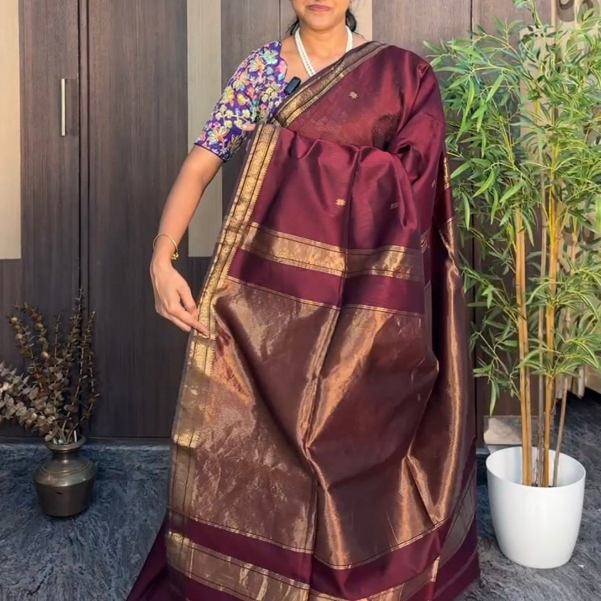 Brown Maheshwari Silk Cotton Saree - Vini's Ethnic