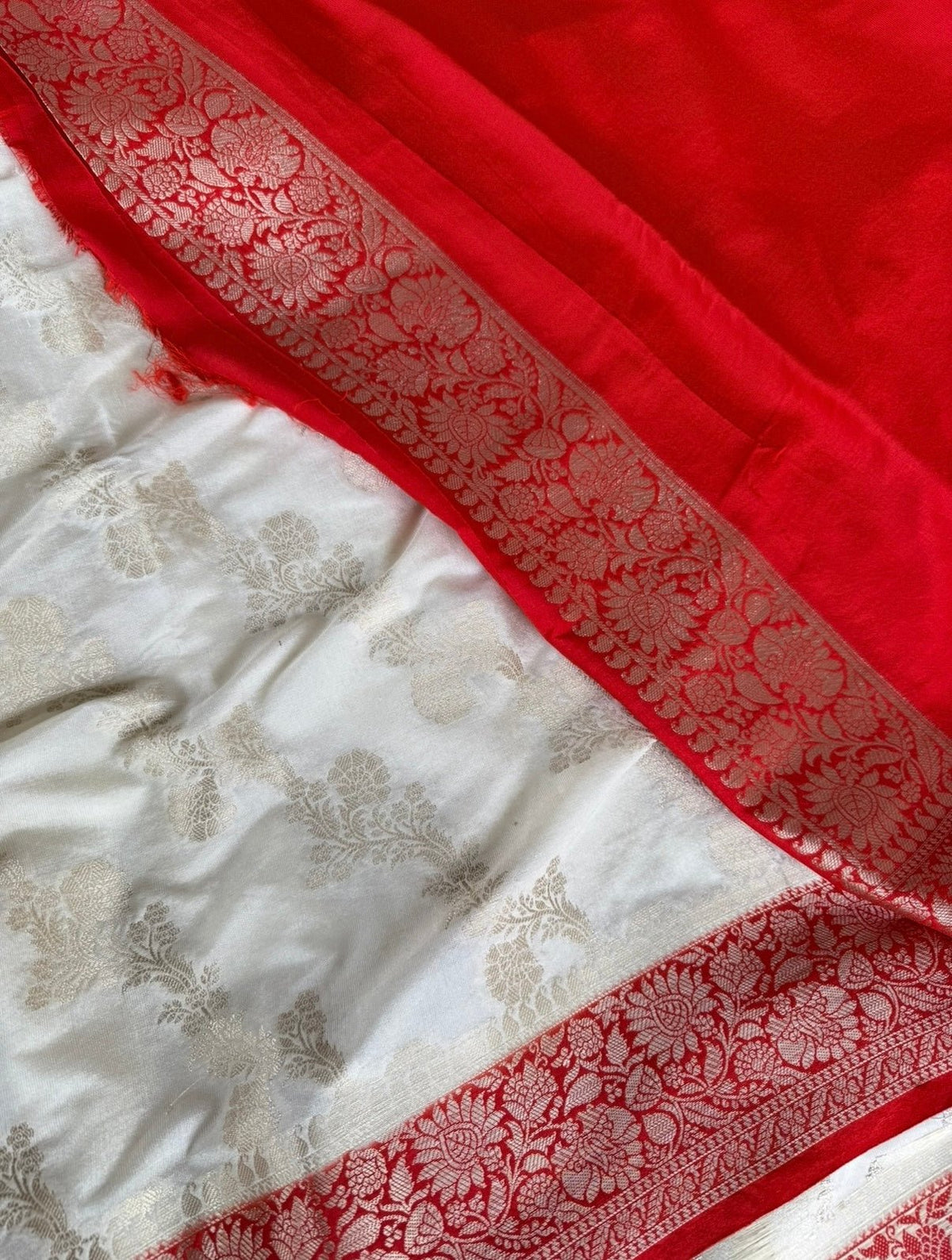 Cream Red Chanderi Silk Saree Delna - Vini's Ethnic