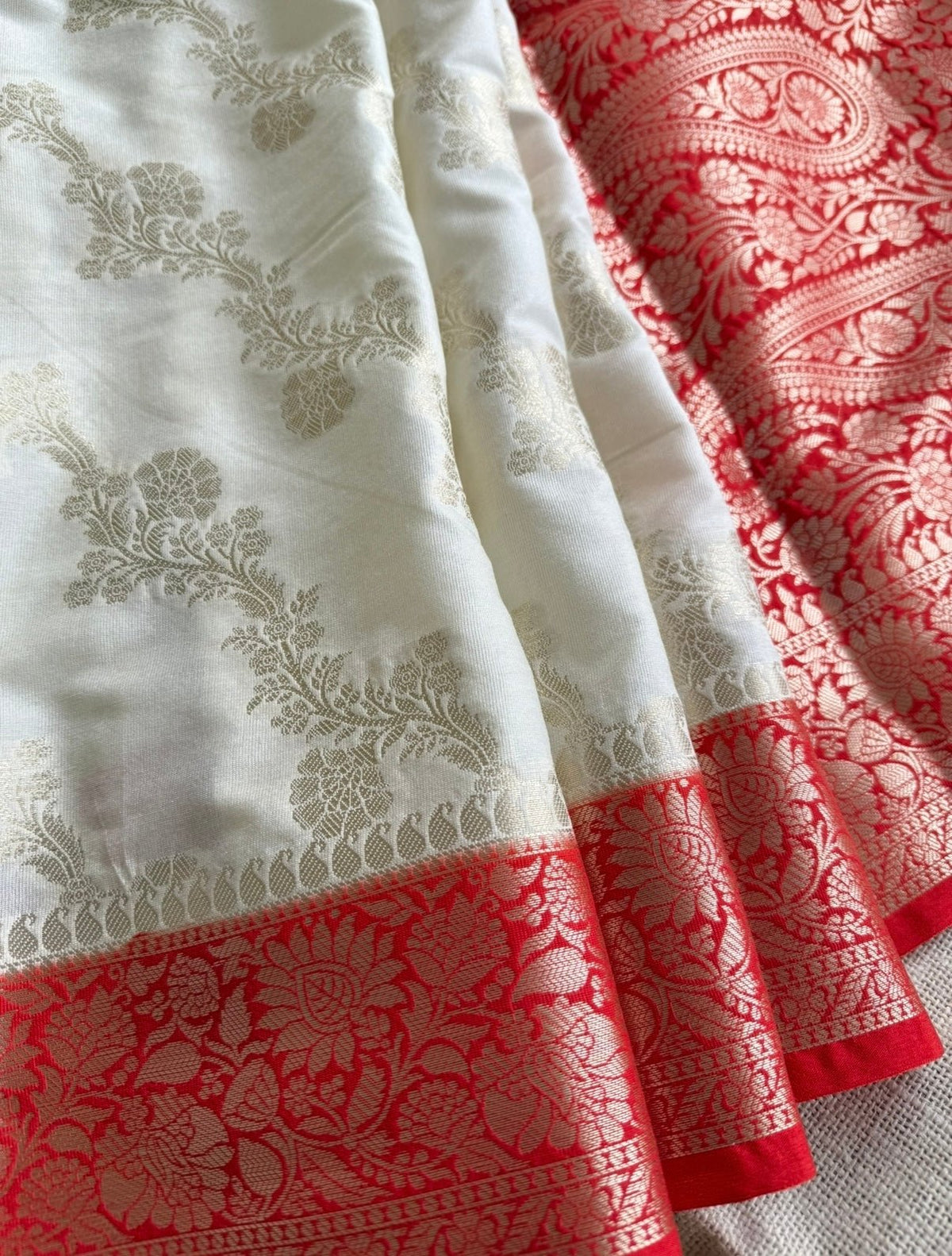 Cream Red Chanderi Silk Saree Delna - Vini's Ethnic