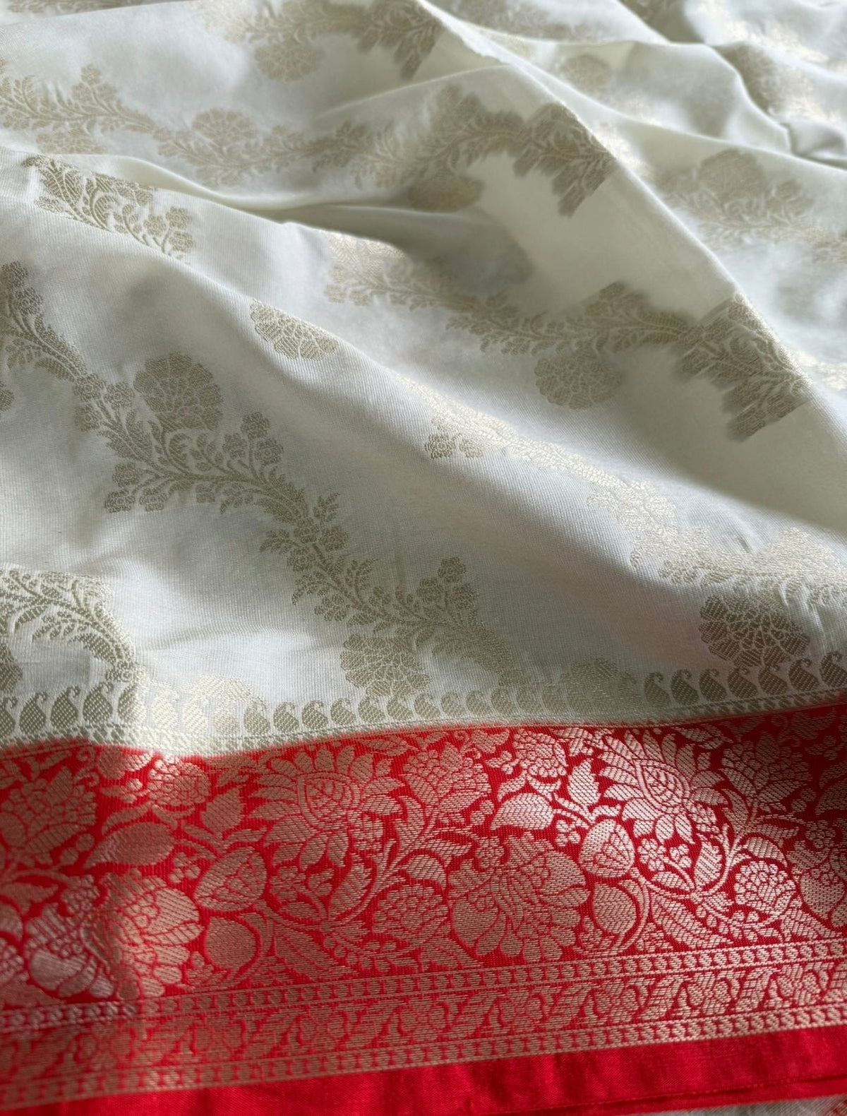 Cream Red Chanderi Silk Saree Delna - Vini's Ethnic