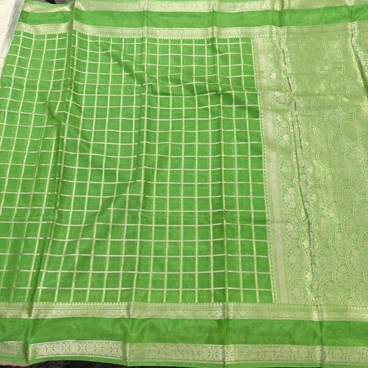 Green Checked Raw Silk Saree - Vini's Ethnic