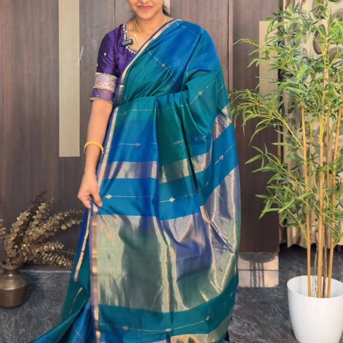 Peacock Blue Dual Shade Maheshwari Silk Cotton Saree - Vini's Ethnic