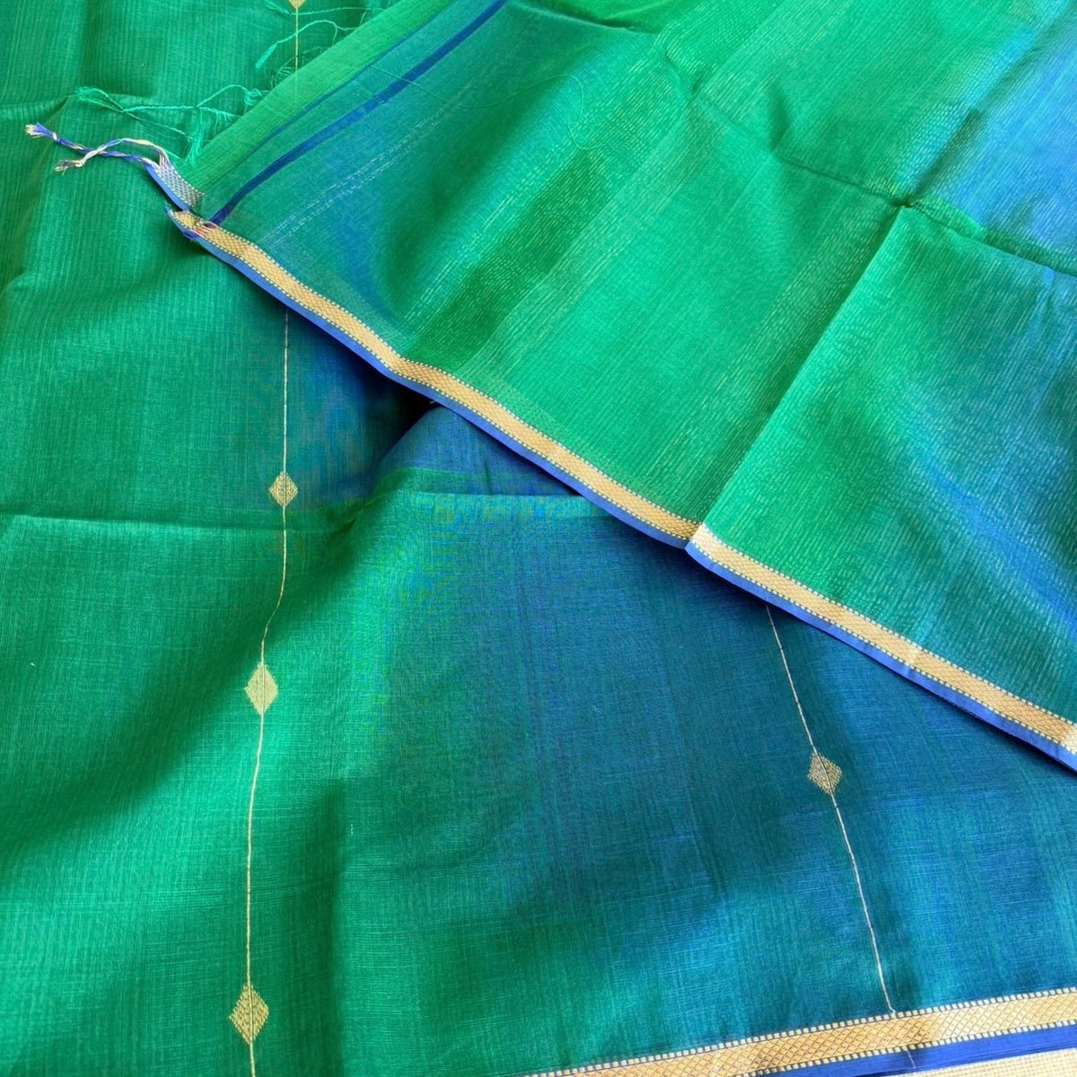 Peacock Green Blue Dual Shade Maheshwari Silk Cotton Saree - Vini's Ethnic