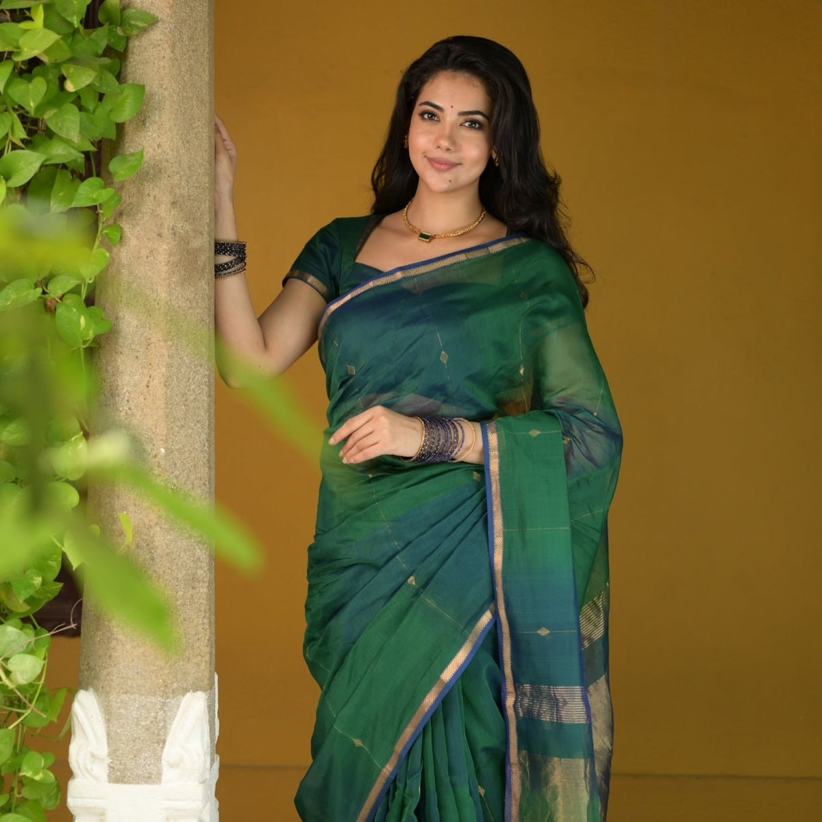 Peacock Green Blue Dual Shade Maheshwari Silk Cotton Saree - Vini's Ethnic