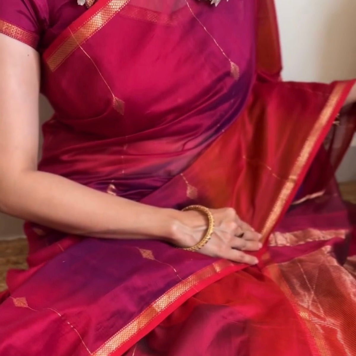 Red with Wine Dual Shade Maheshwari Silk Cotton Saree - Vini's Ethnic