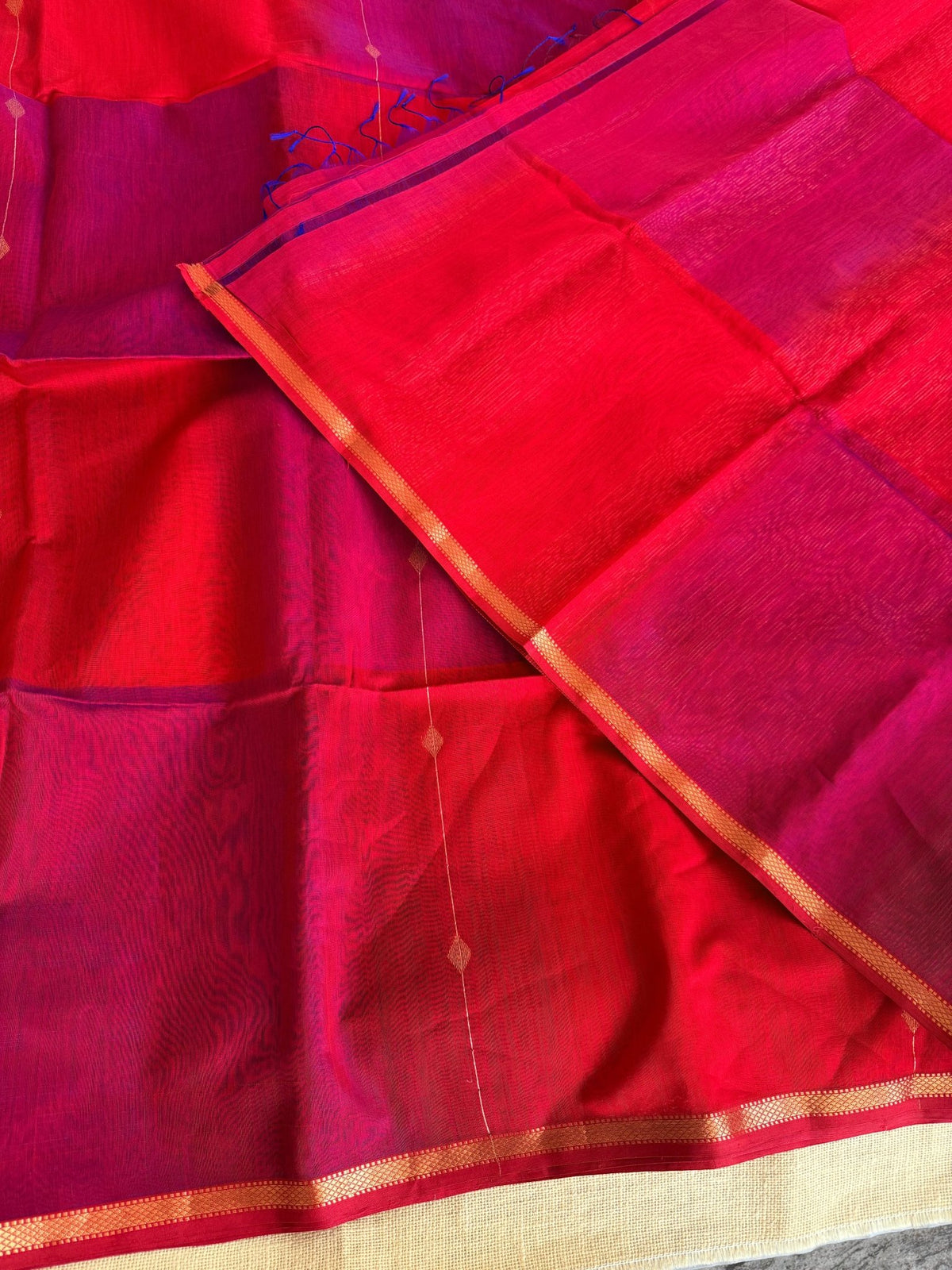 Red with Wine Dual Shade Maheshwari Silk Cotton Saree - Vini's Ethnic