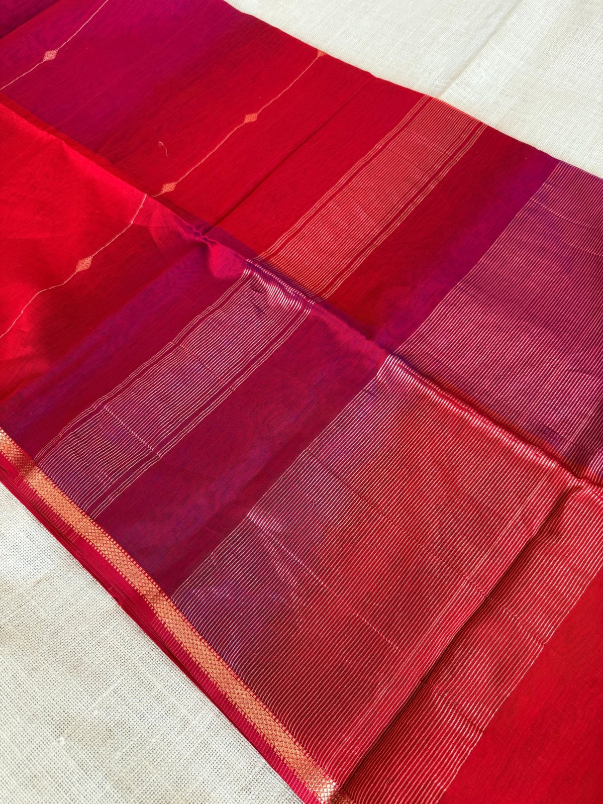Red with Wine Dual Shade Maheshwari Silk Cotton Saree - Vini's Ethnic