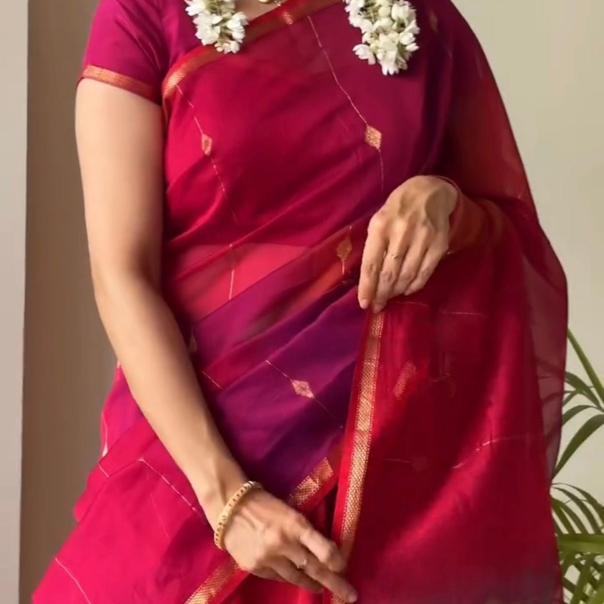 Red with Wine Dual Shade Maheshwari Silk Cotton Saree - Vini's Ethnic