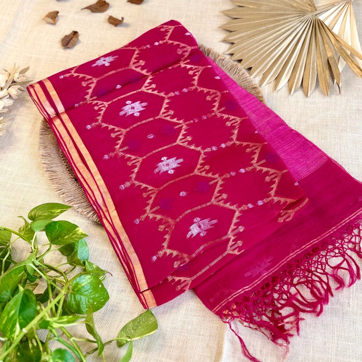 Rich Pink Pure Muslin Dhakai Jamdhani Saree - Vini's Ethnic