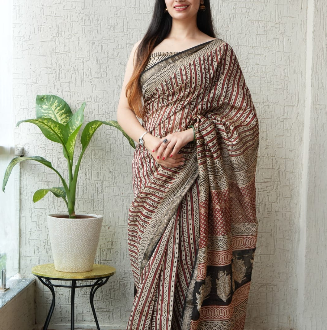 Beige Maheshwari Silk Cotton Saree