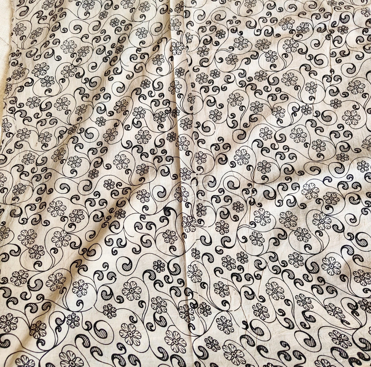 Black and White Floral Pattern Kalamkari Cotton Saree